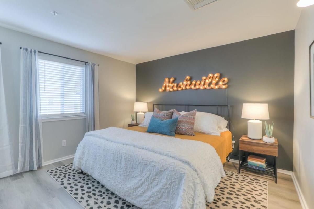 Walk To Broadway Riverfront Condo With Pool Nashville Zewnętrze zdjęcie