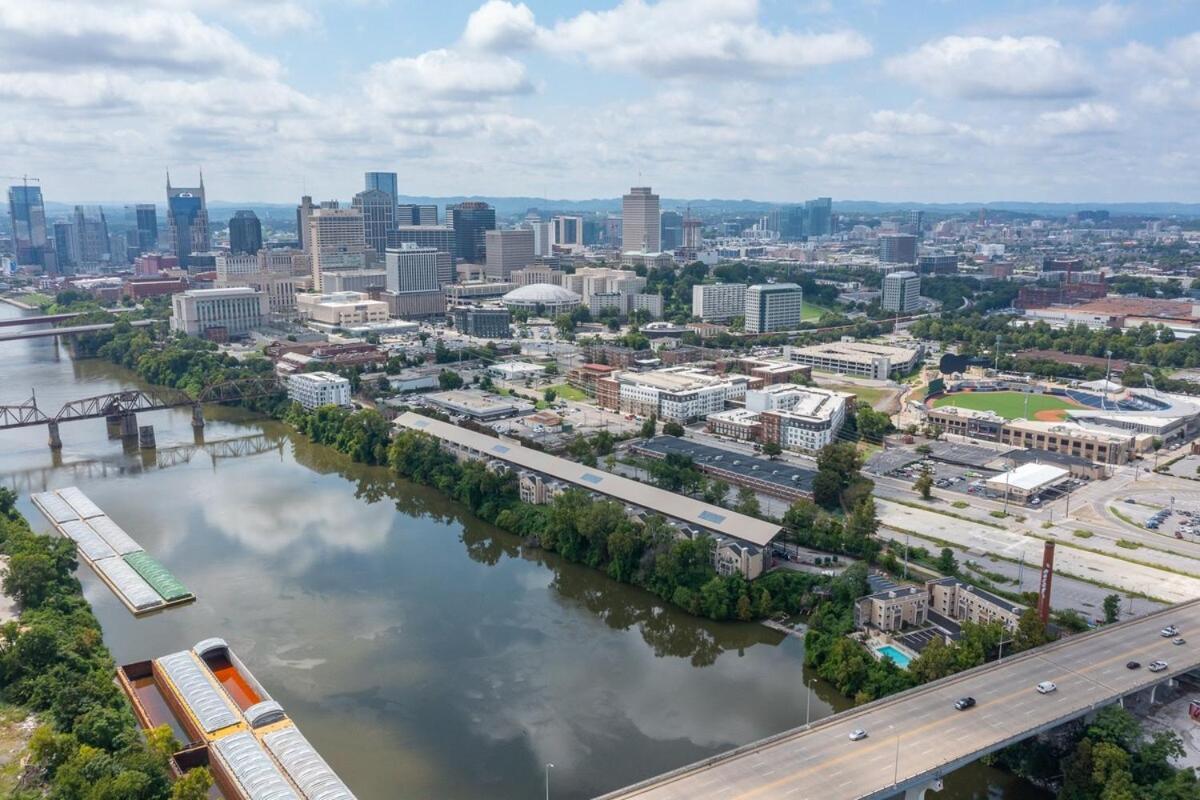Walk To Broadway Riverfront Condo With Pool Nashville Zewnętrze zdjęcie