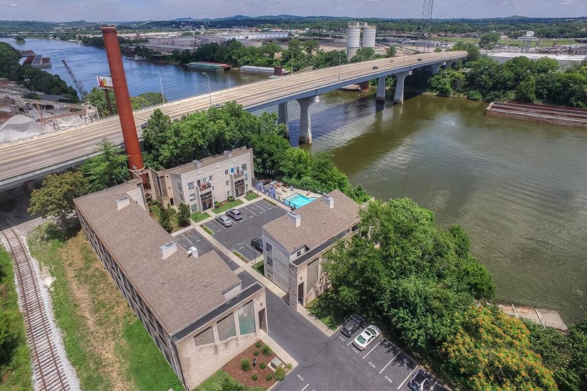 Walk To Broadway Riverfront Condo With Pool Nashville Zewnętrze zdjęcie