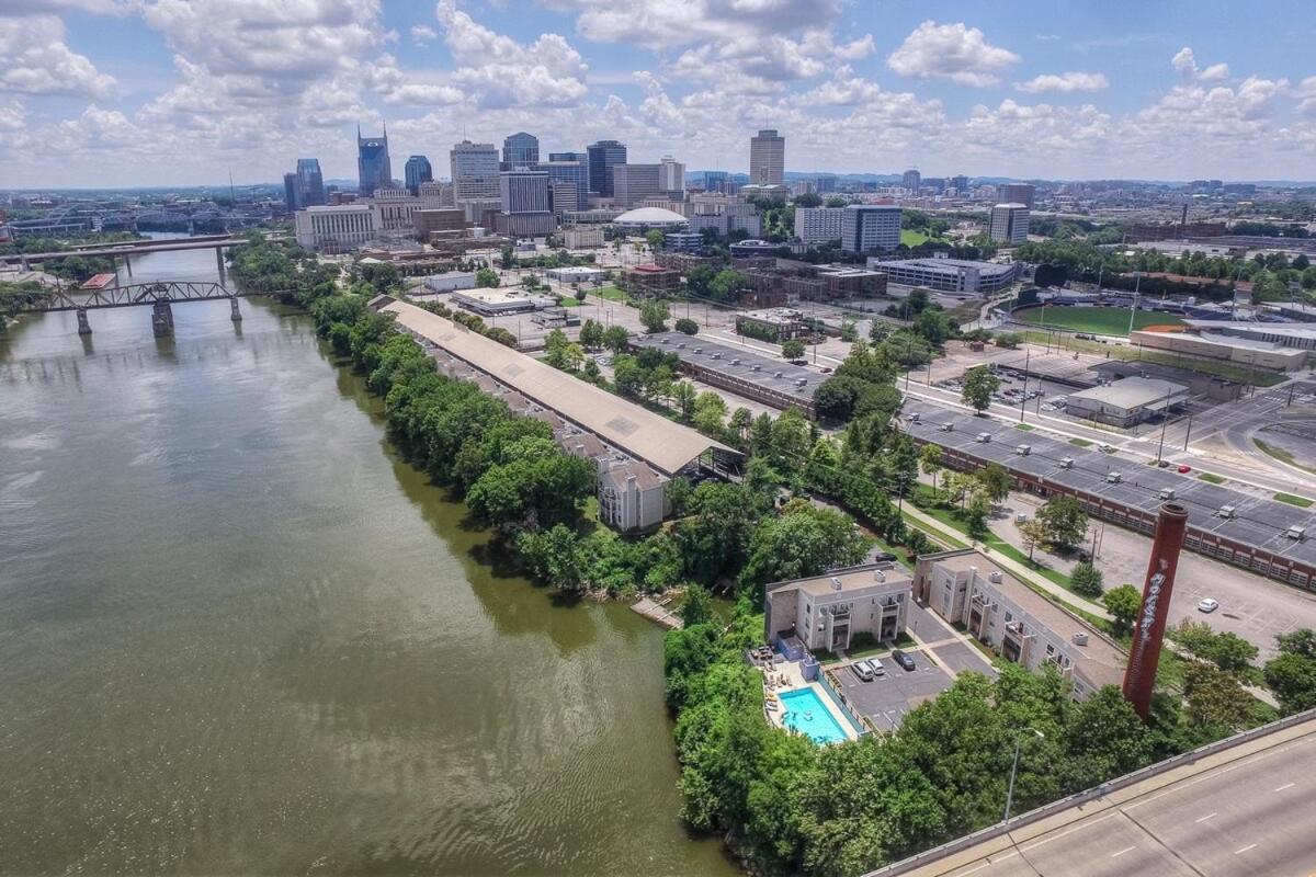 Walk To Broadway Riverfront Condo With Pool Nashville Zewnętrze zdjęcie