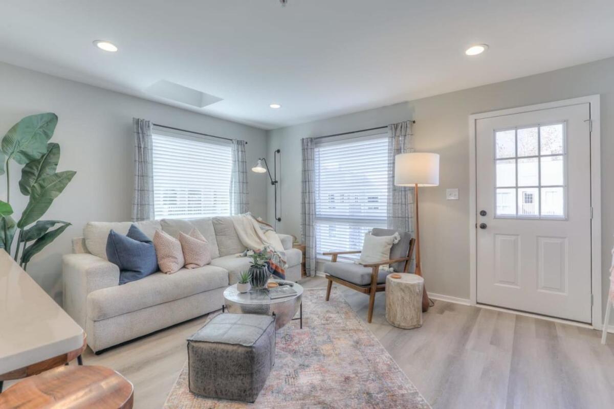 Walk To Broadway Riverfront Condo With Pool Nashville Zewnętrze zdjęcie